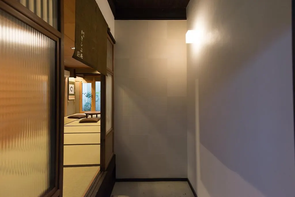 Вилла Kakishibu An Machiya House Киото